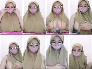 - Ukhti Hijab Coklat Pamer Toket Gede