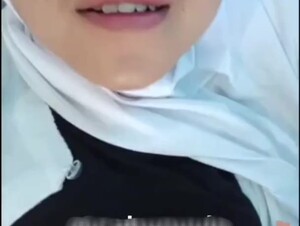 Ome jilbab putih toge