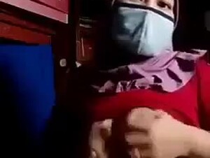 Tante hijab bercadar pamer tubuh bugil-COLMEK.LINK