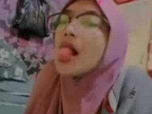 TANTE HIJAB MONTOK SANGE Part 5